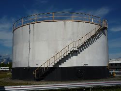 Bulk fuel storage unit to be lined